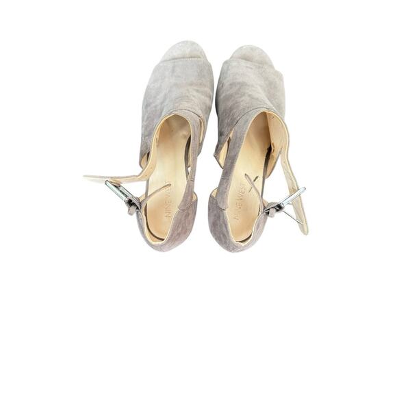 NINE WEST Groovy Go Suede Block Heels Cutout & Buckle Gray Taupe Greige Size 8 - Picture 8 of 10